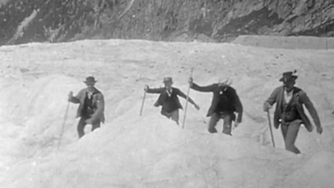 Chamonix - Montée à travers les Glaciers