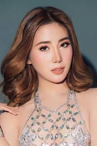 Naomi Scott